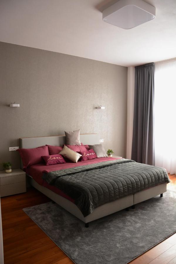 Premium apartment near Banská Bystrica square with two big bedrooms Exterior foto