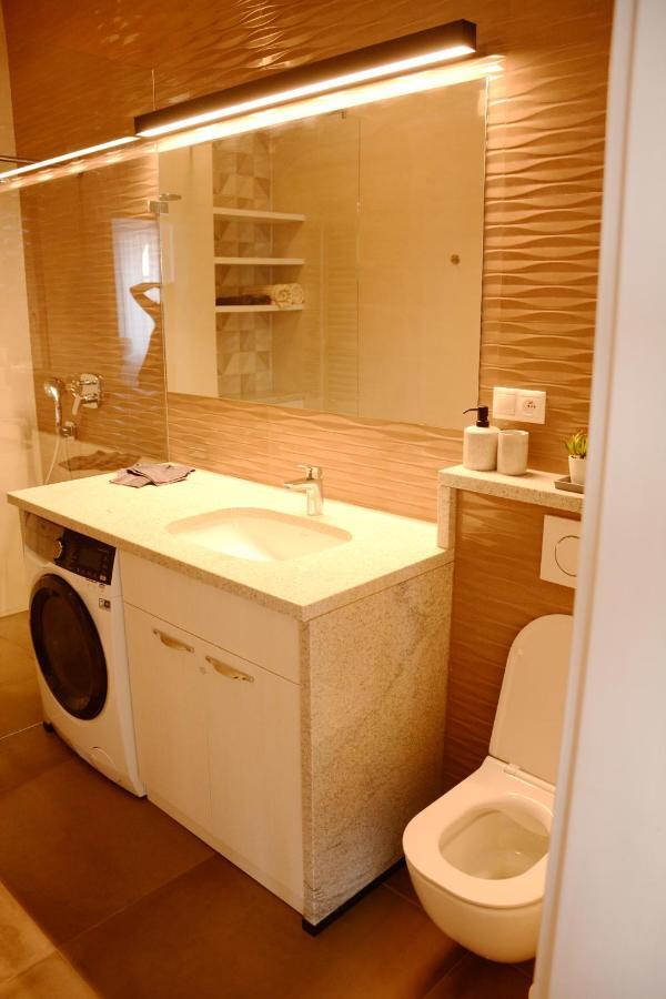 Premium apartment near Banská Bystrica square with two big bedrooms Exterior foto