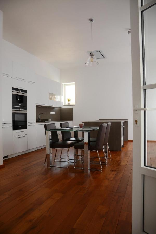 Premium apartment near Banská Bystrica square with two big bedrooms Exterior foto