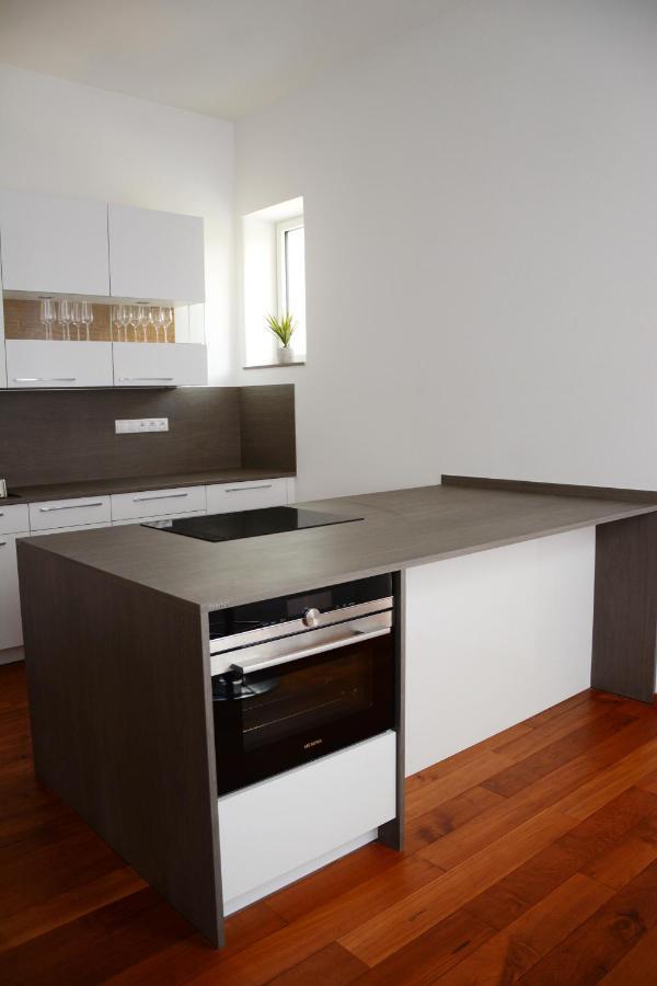 Premium apartment near Banská Bystrica square with two big bedrooms Exterior foto